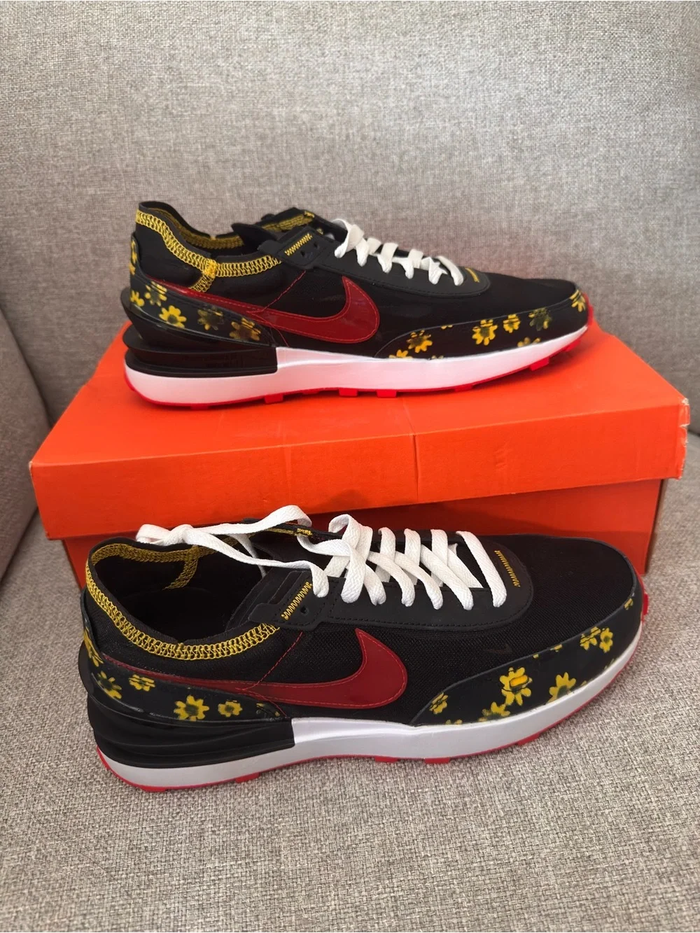 NWT- Nike Men’s Waffle One Sunflower Size 8.5